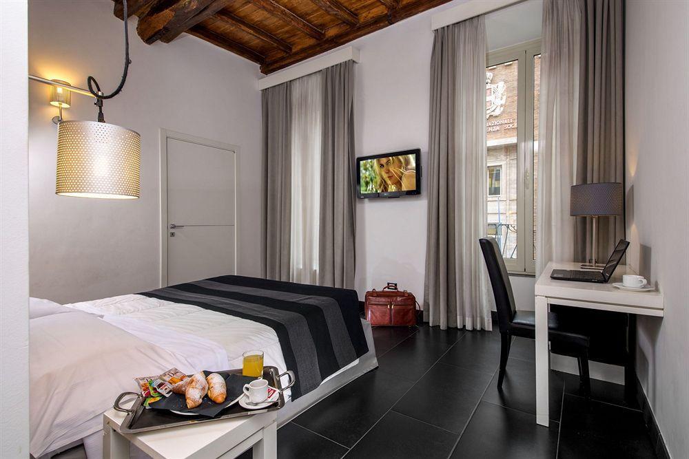 Stay Inn Rome Via Del Corso Exterior photo