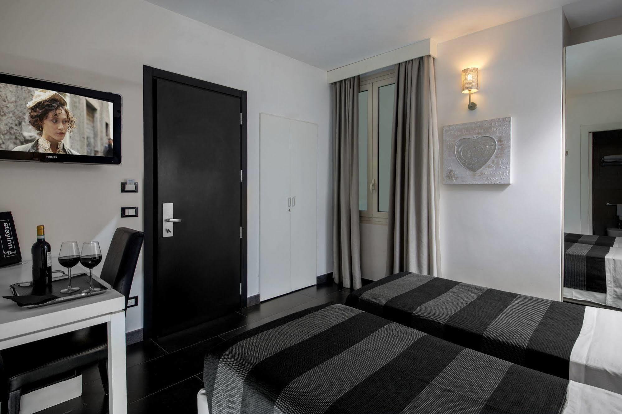 Stay Inn Rome Via Del Corso Exterior photo